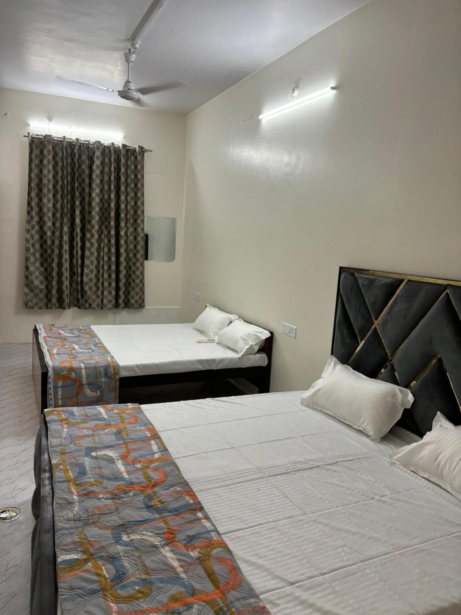Pipewalas House Varanasi Exterior photo